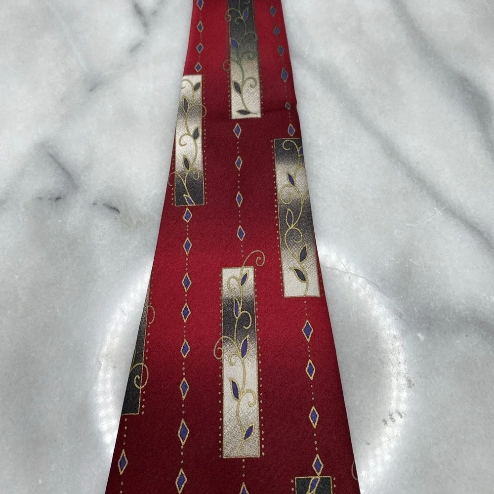 Pavone Italian Mens Necktie Red Gold Geometric Scroll Silk Classic Formal Tie